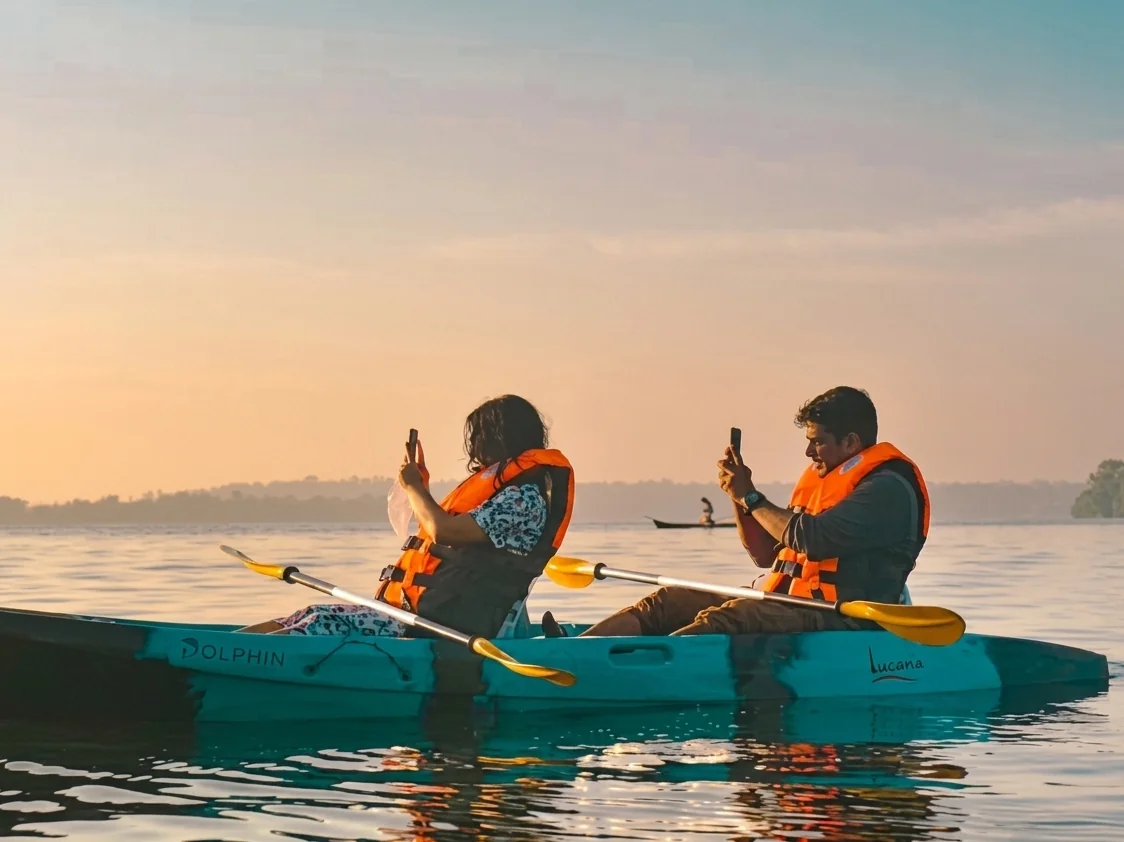 Sunset kayaking ride over Ashtamudi Lake, Munroe Island, Kollam